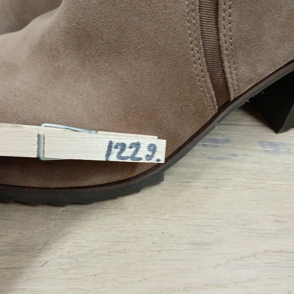 Blondo Raniah Waterproof Ankle Boots Womens 9.5 Taupe Suede Minimalist Office